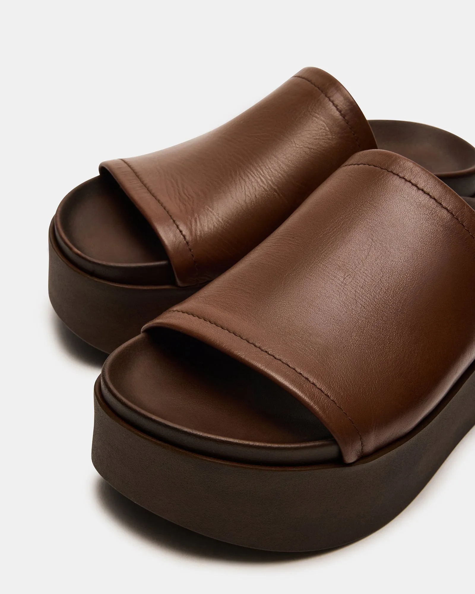 ARWEN BROWN LEATHER