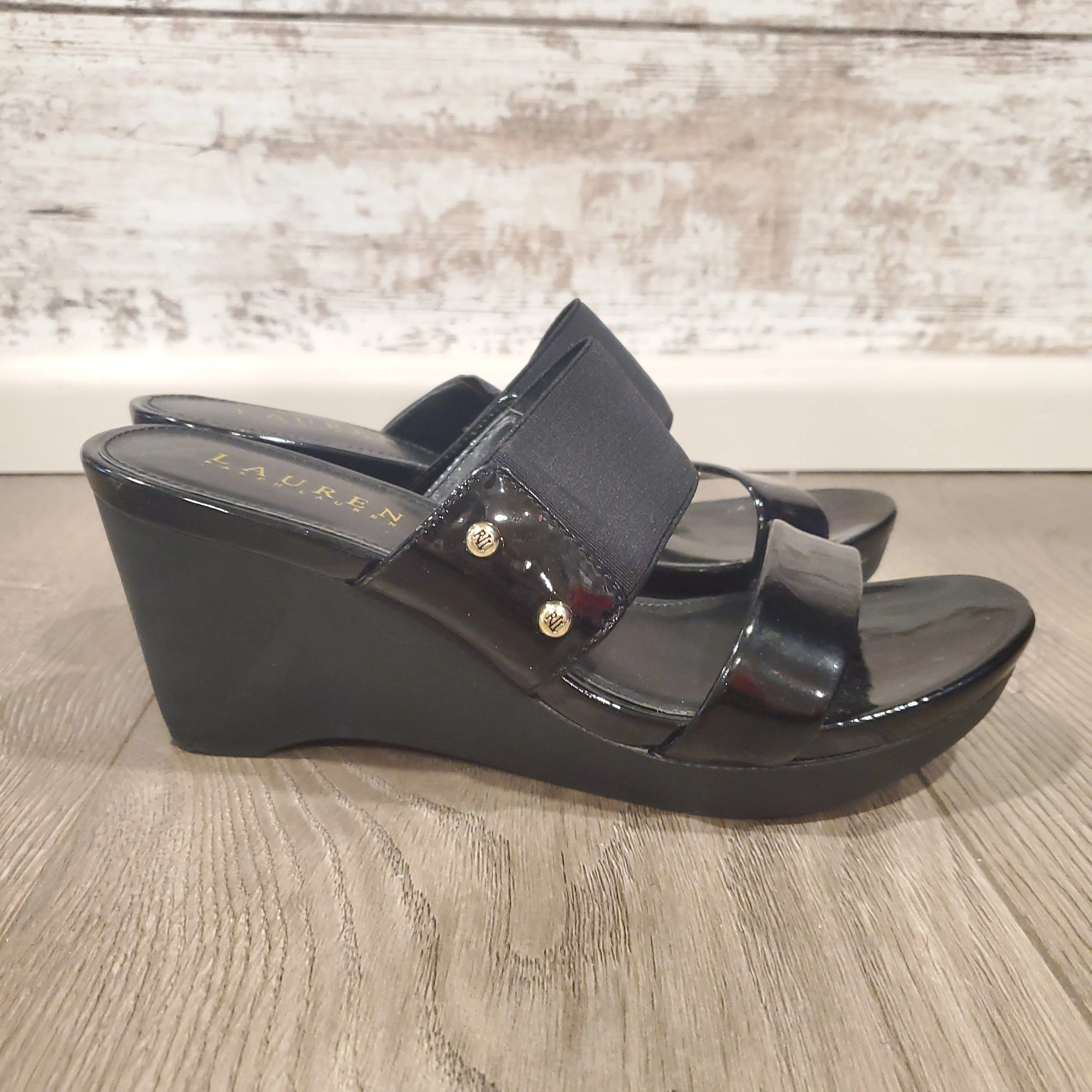 BLACK SANDAL WEDGES