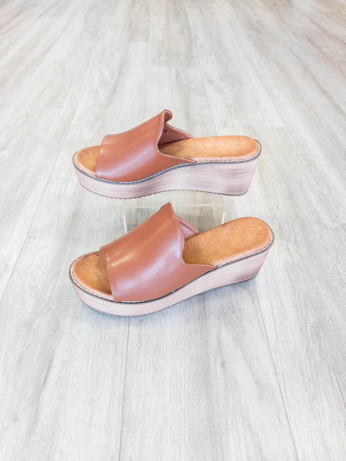 Elis Wedge