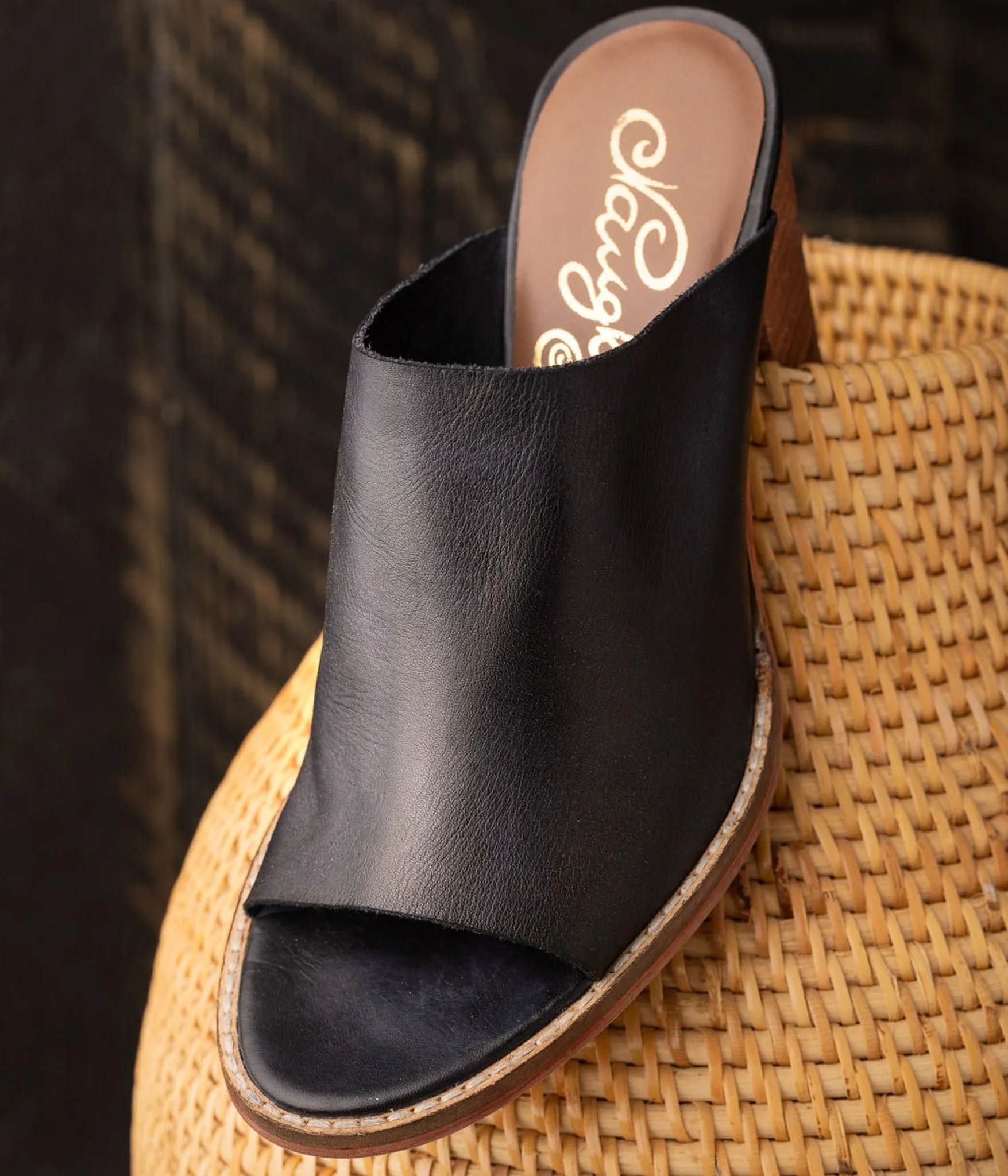 Hallie Sandals | Black