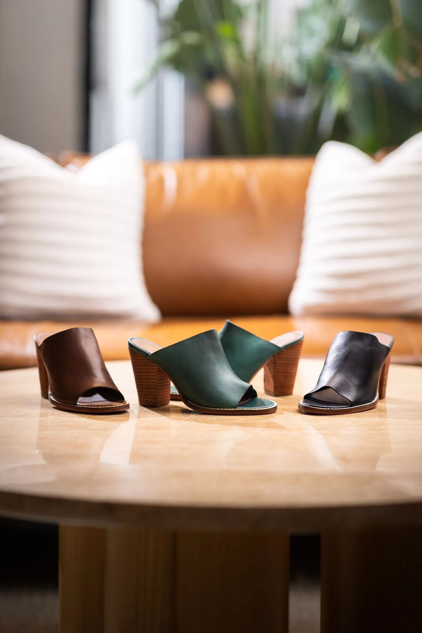 Hallie Sandals | Black