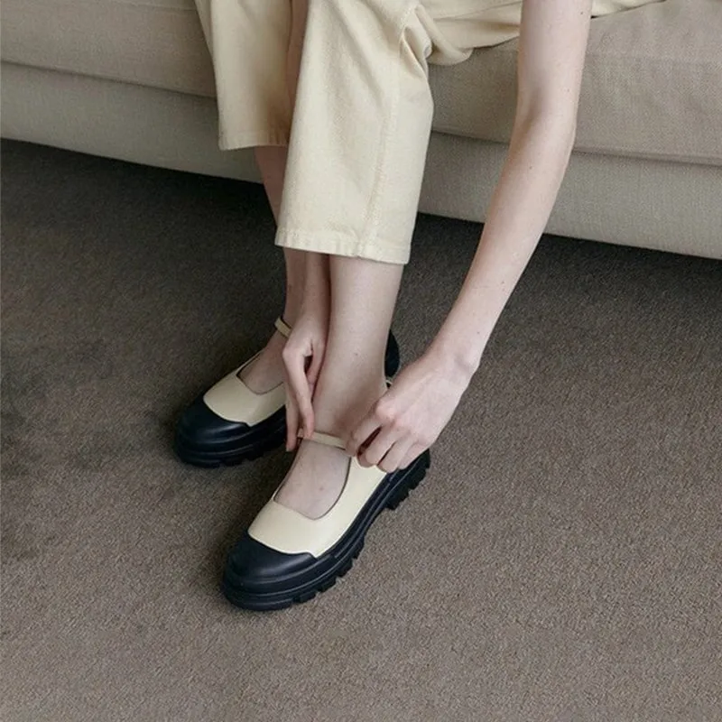 Handmade Leather Flat Mary Jane Shoes For Women Round Toe in Beige/Black