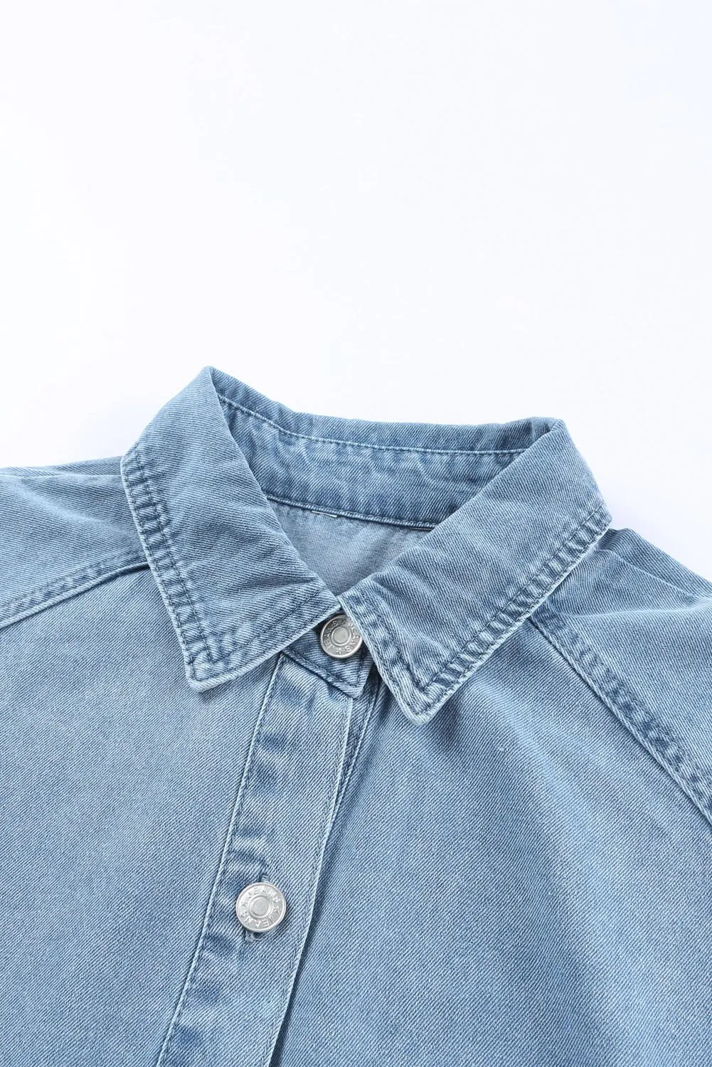 Lichtblauwe Denim Mini-jurk met Knoopsluiting en Lange Mouwen