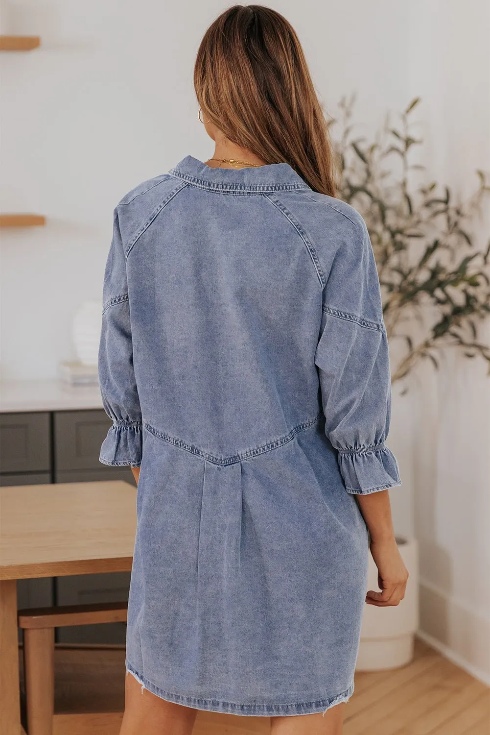 Lichtblauwe Denim Mini-jurk met Knoopsluiting en Lange Mouwen