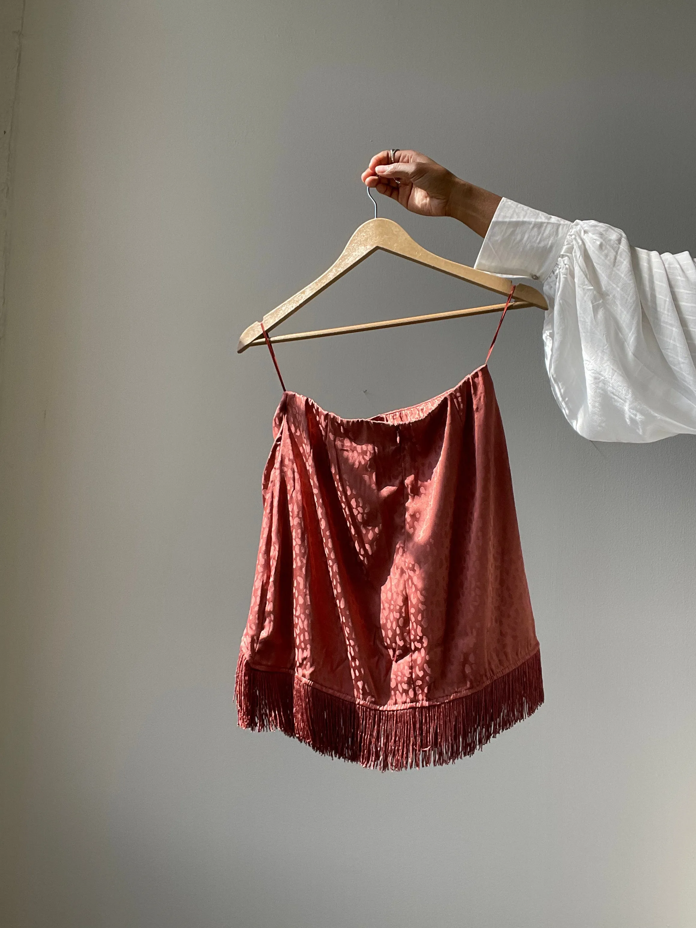 Margaret Front Tie Warp Fringe Skirt In Brown Brick