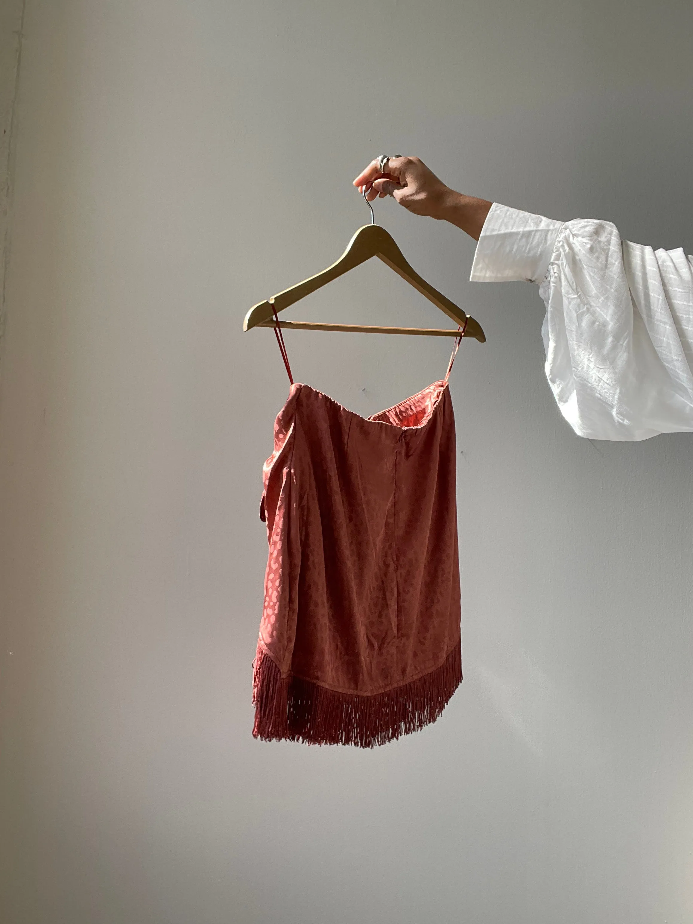 Margaret Front Tie Warp Fringe Skirt In Brown Brick