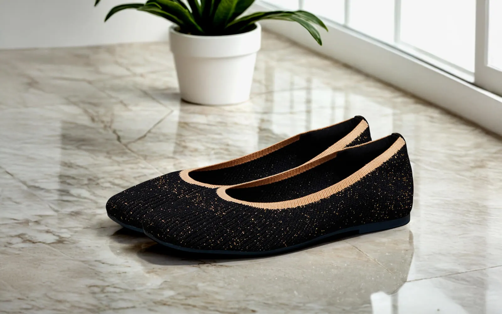 Metallic Square Flats : Black-Gold