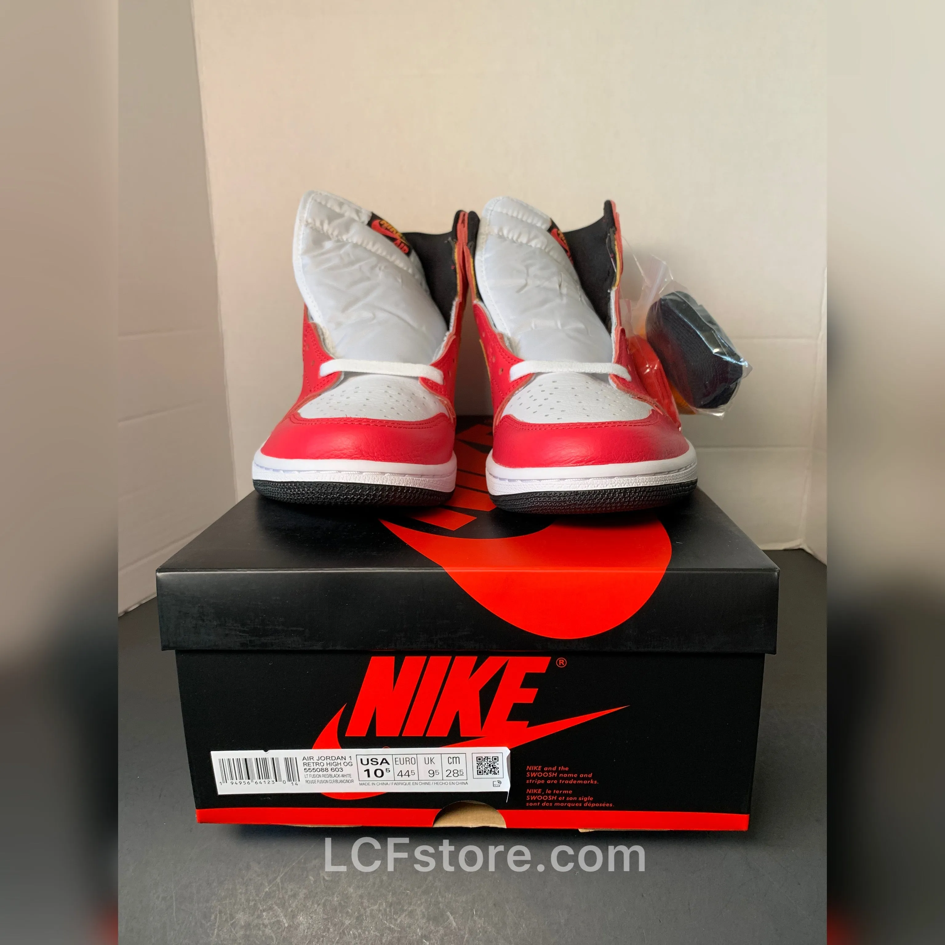 Nike Air Jordan 1 Retro High OG 'Light Fusion Red'
