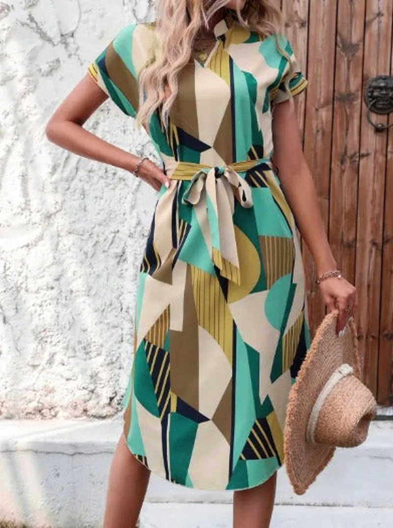 Nina - Chic and versatile casual midi dress with V-neck design