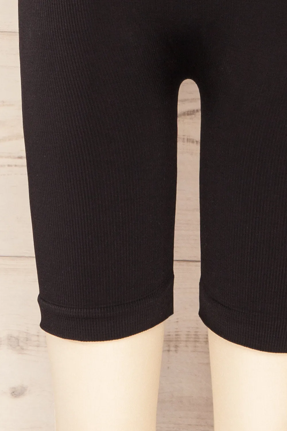 Noci Black | Seamless Ribbed Biker Shorts
