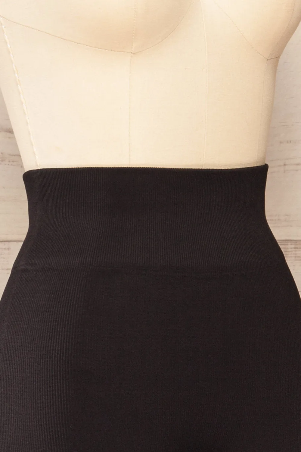 Noci Black | Seamless Ribbed Biker Shorts