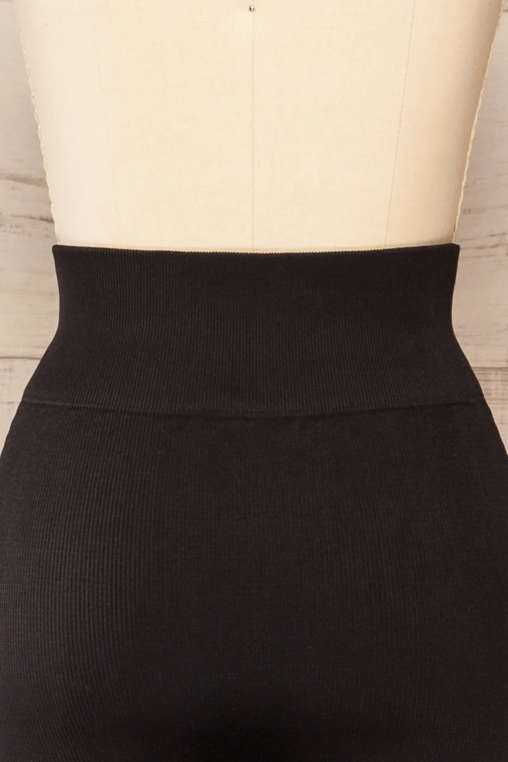 Noci Black | Seamless Ribbed Biker Shorts