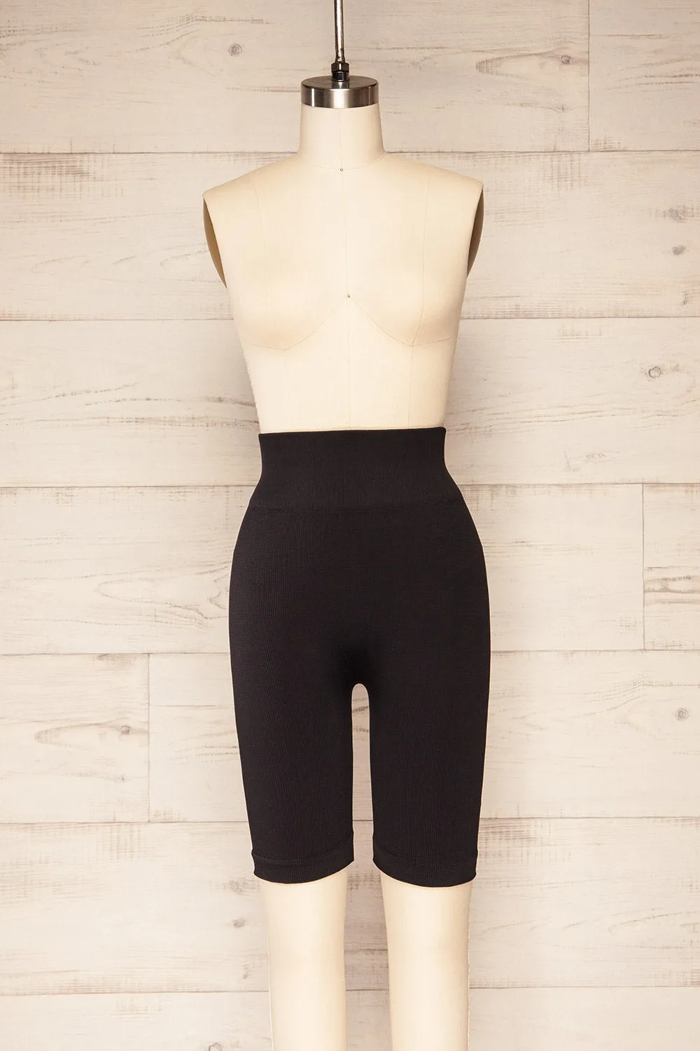 Noci Black | Seamless Ribbed Biker Shorts