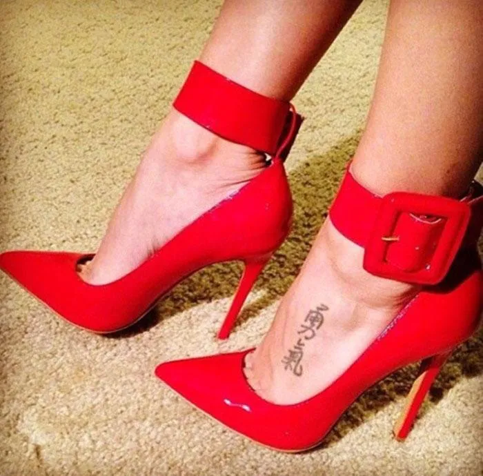 Point Toe Leather Buckle Bright Color Pumps