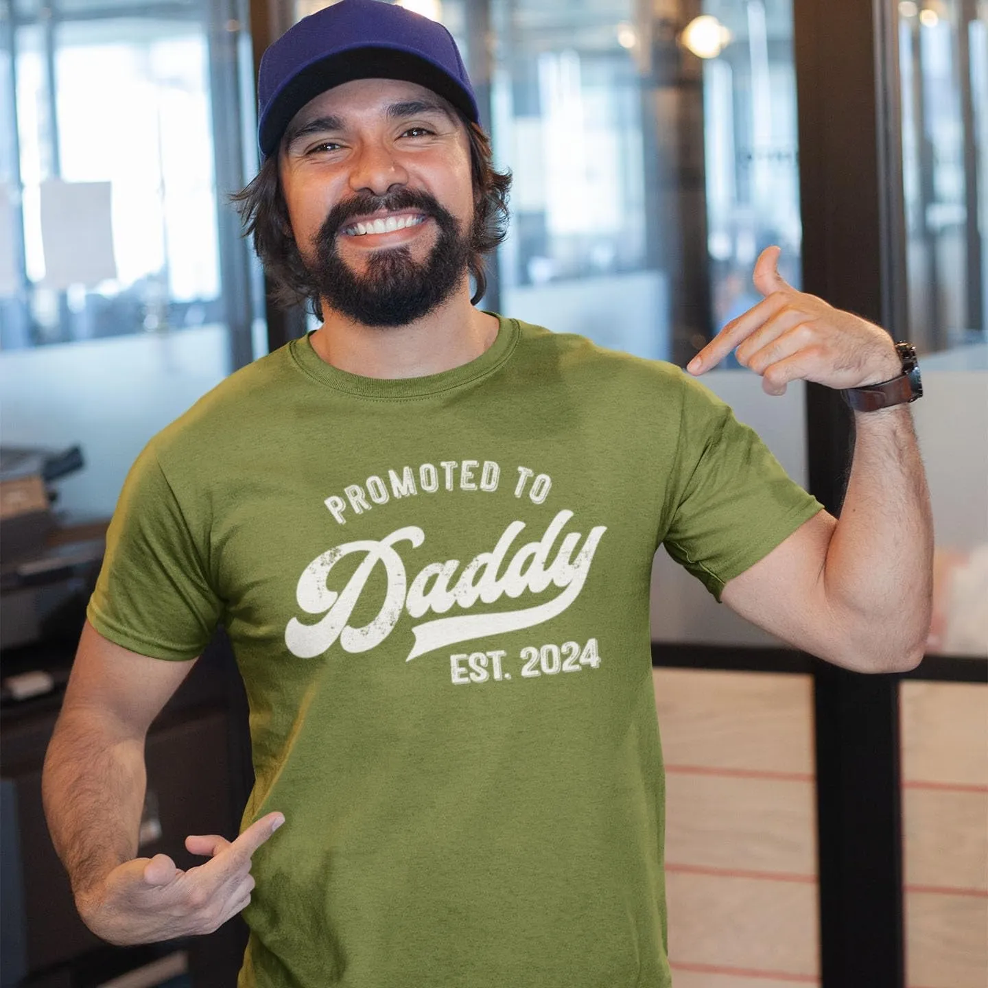 Promoted to Daddy 2024 T-Shirt Funny Humor New Dad Baby First Time