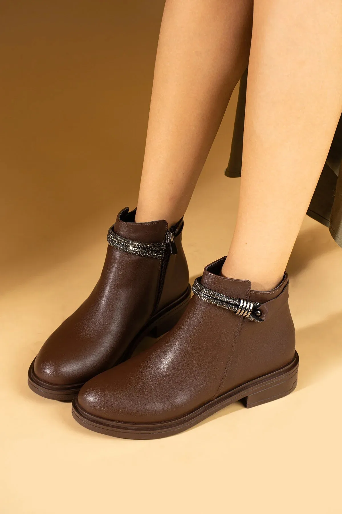 Stone Accessory Zippered Warm Lining Women's Boots