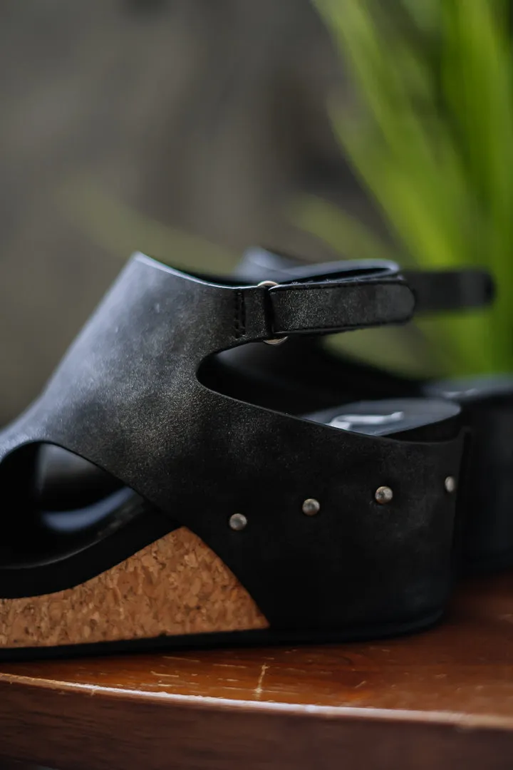 Wally Wedges | Black