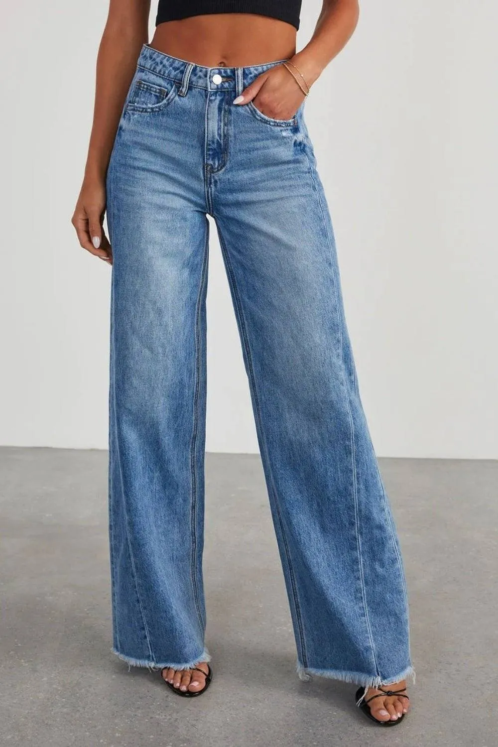 Women’s Raw Hem Wide Leg Jeans with Pockets