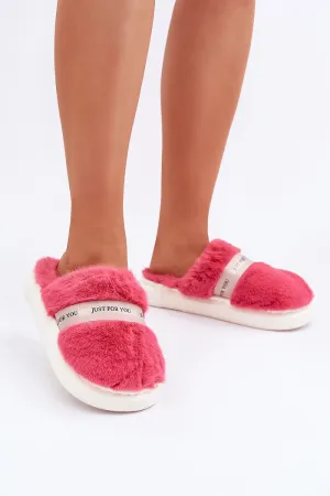 Women's slippers made of soft cozy fur