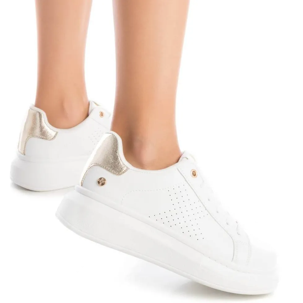 XTI White & Gold Classic Sneakers